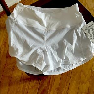 Lululemon speed up HR short 4 inch lined new with tags. White
